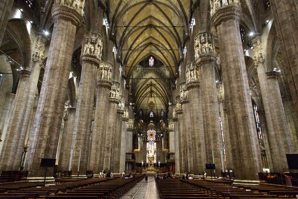 navata-duomo-milano.jpg?profile=RESIZE_710x