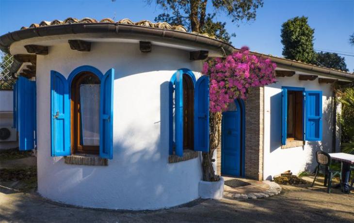 Accogliente bungalow tra lago e spiaggia