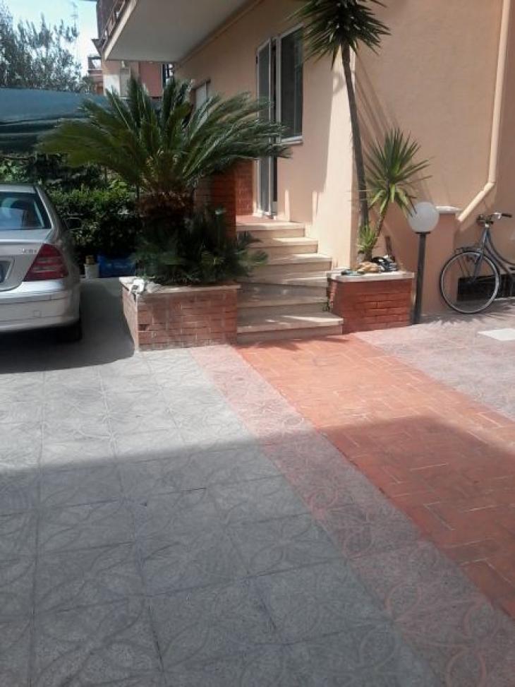 Bilocale con ampio giardino