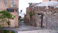 Camera in centro storico di Nettuno. 