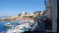 Monolocale con balcone vista mare a PONZA