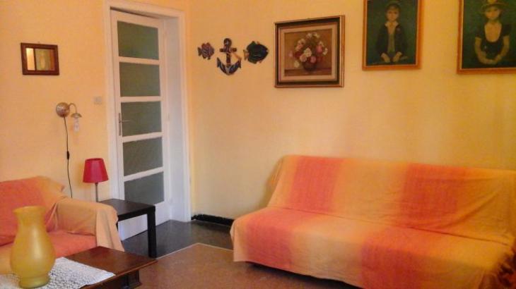 Varazze centralissimo .6 Posti.Giugno 1500!