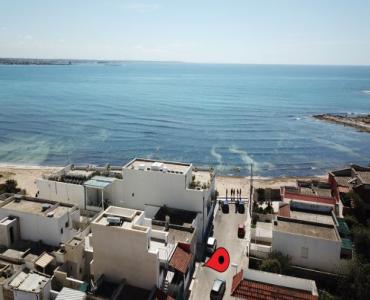 Casa VacanzeCasa Vacanza  a 10 mt dal mare