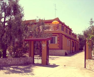 Villa VacanzeVilla varie soluzioni a 700mt dal mare