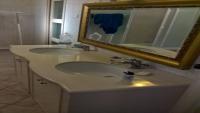 Offro stanze con bagno 