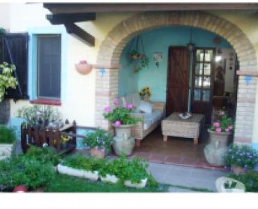 Casa VacanzeVilletta a 300 metri dal mare