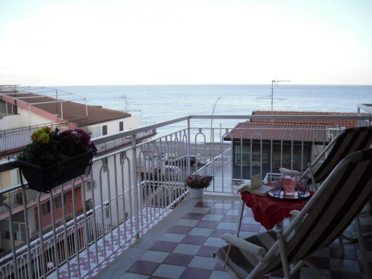   Bivani mare  Roccalumera centro