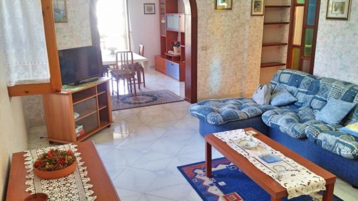 Appartamento arredato 5 vani Acireale