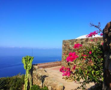 Villa VacanzeDammuso il Sogno a picco sulla scogliera
