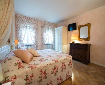 AffittacamereCamera matrimoniale in B&B a Borghetto