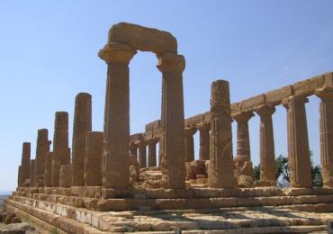 Leggi: La Valle dei Templi: una visita alla scoperta dell’antica Grecia