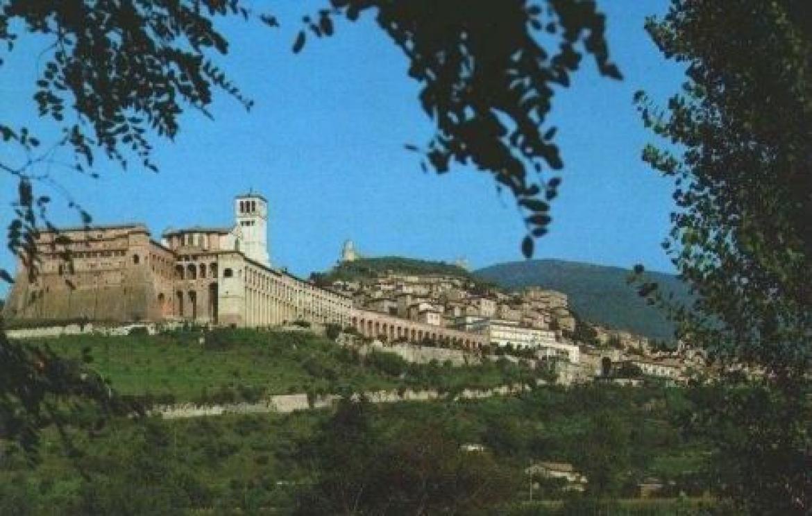 Leggi: Assisi - La terra dei Santi