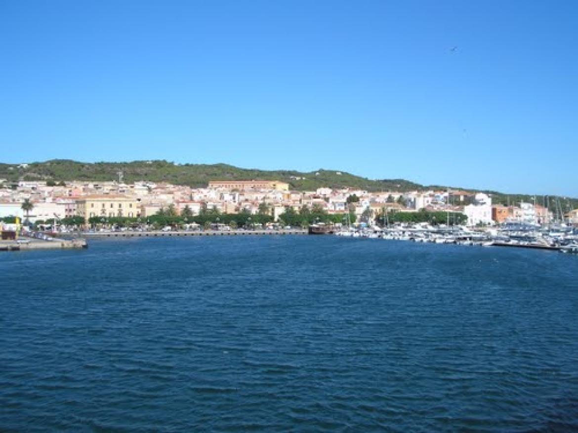Carloforte, gioiello nell'Isola di San Pietro