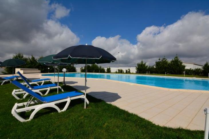 Domus Aurea Resort