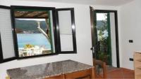 Isola d'Elba, loc. Forno, casa fronte mare