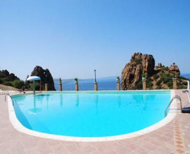 Villa VacanzeSardegna 4 posti con piscina, wifi e parcheggio
