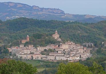 Leggi: Parco Nazionale dei Monti Sibillini - Sport e gastronomia