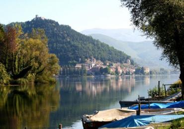 Leggi: Il Lago di Piediluco