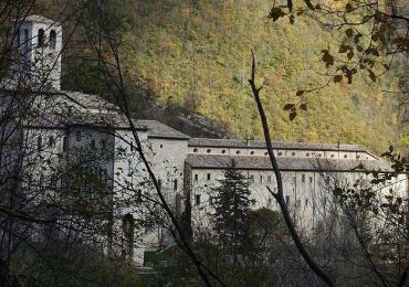 Leggi: Affascinante storia: Monastero di Fonte Avellana