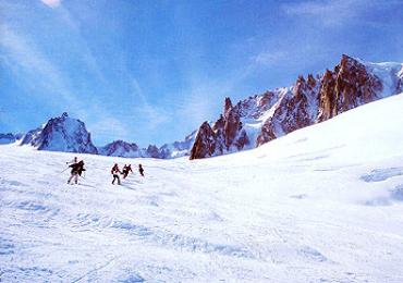 Leggi: Courmayeur un balcone sul Monte Bianco